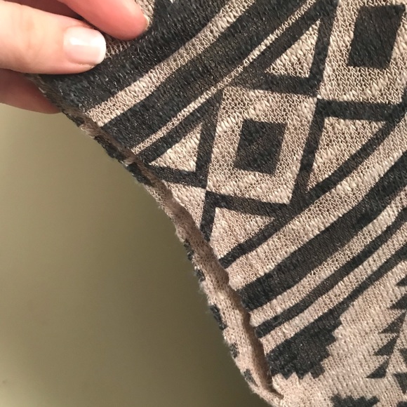 FOREVER 21 TRIBAL TOP - Picture 3 of 4